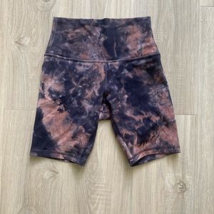 Lululemon 6” align shorts